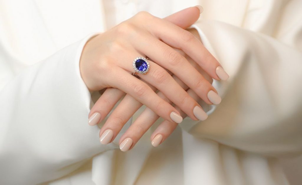 Anello Lady D: la storia dietro al gioiello